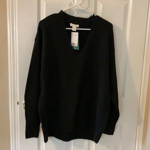 Black v neck oversized sweater